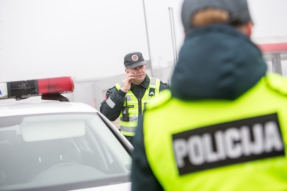 Kalvarijos pareigūnai nuo tarnybos nušalino neblaivų darbe buvusį kolegą