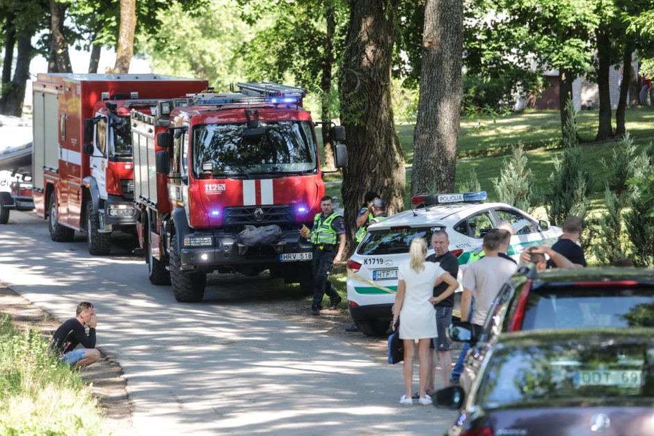 Tragedija Plungės rajone: tvenkinyje nuskendo dviejų metų mergaitė