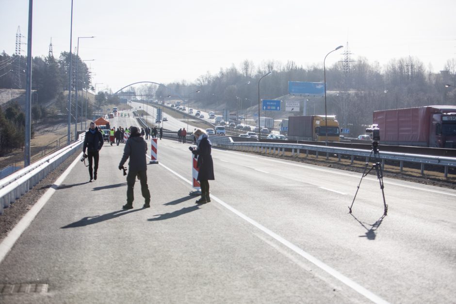 Pagaliau: Kaune atidarytas naujasis tiltas per Nerį