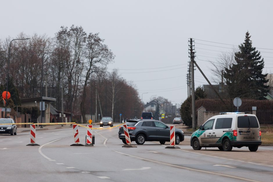 Naujausia informacija po tilto konstrukcijos griūties: uždaryta Panerių gatvė 