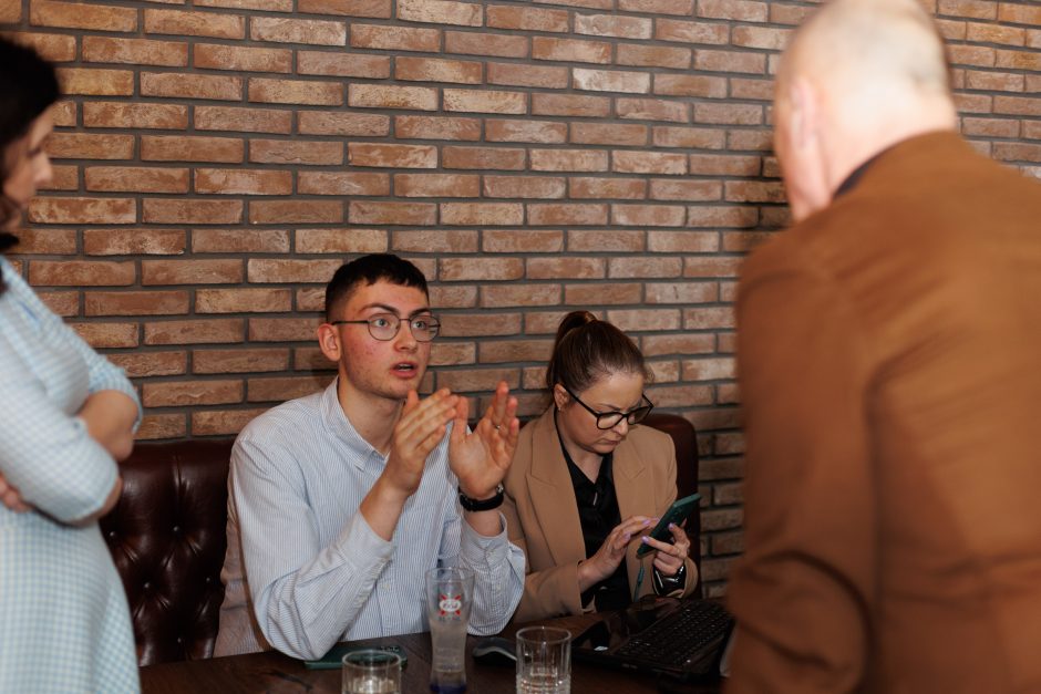 Klaipėdos meru išrinktas A. Vaitkus, rajone mero postą išsaugojo B. Markauskas