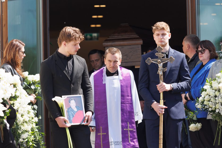 Legendinio krepšininko A. Sabonio mama amžinojo poilsio atgulė Karmėlavos kapinėse 