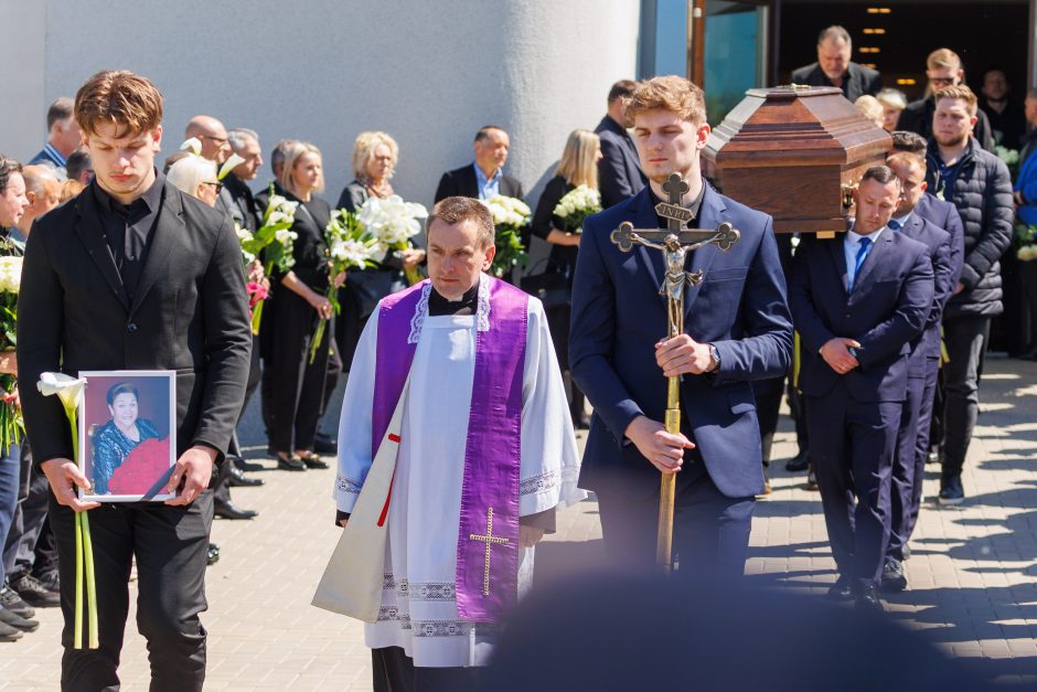 Legendinio krepšininko A. Sabonio mama amžinojo poilsio atgulė Karmėlavos kapinėse 