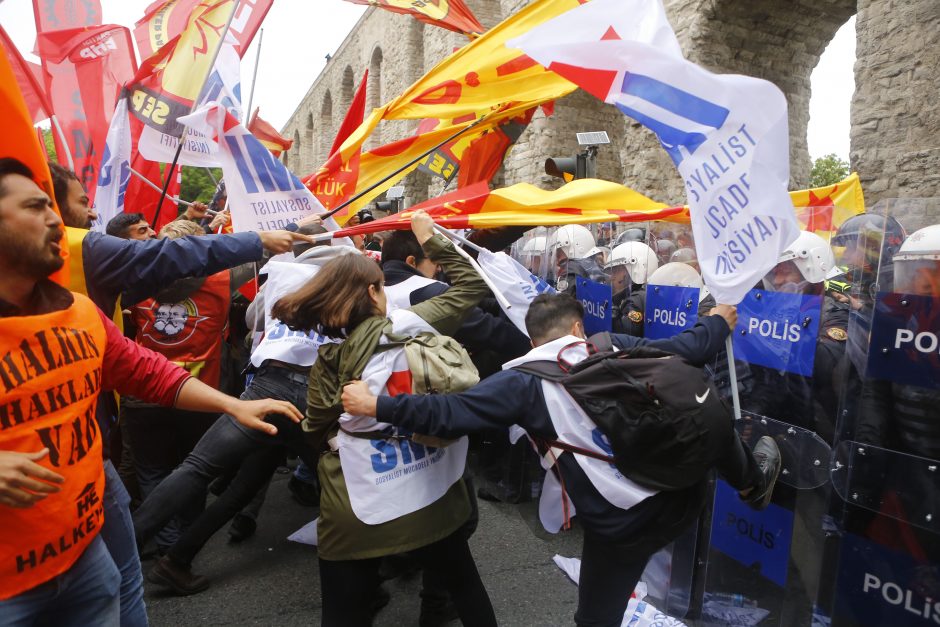 Ministras: Turkijos policija sulaikė daugiau kaip 200 Gegužės 1-osios protestuotojų