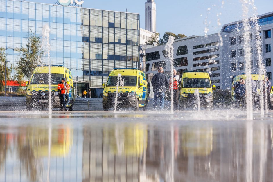 Kaune pristatyti nauji greitosios pagalbos automobiliai