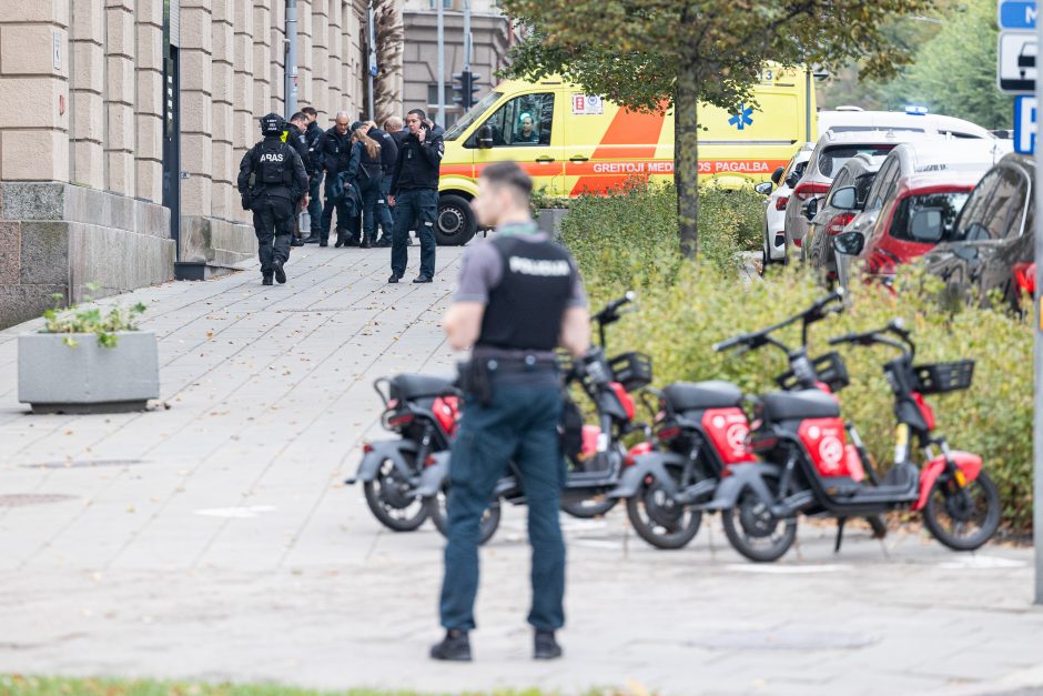 Po šaudynių Vilniaus centre – diskusijos: ar reikia griežtinti ginklų kontrolę?