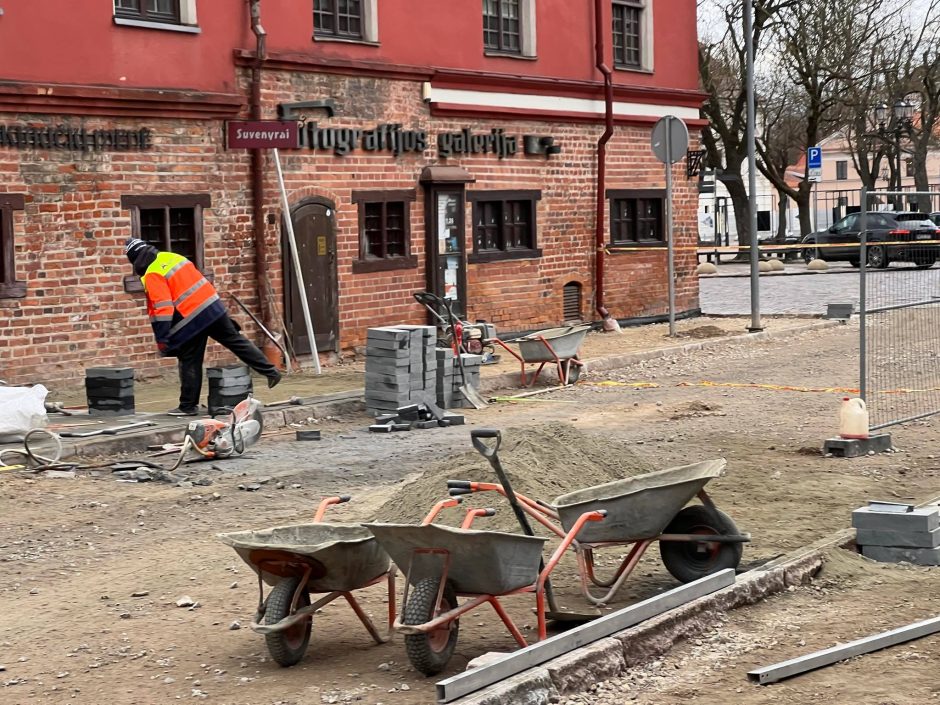 Vilniaus gatvėje tęsiasi darbai: pėstiesiems bus patogiau vaikščioti