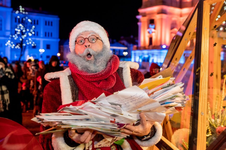 Rotušės aikštėje – pats darbymetis Kalėdų Seneliui