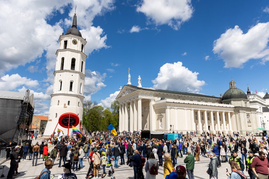 Diskusijos dėl partnerystės įteisinimo turi prasidėti, sako premjerė ir Seimo vadovė