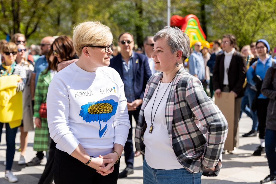 Diskusijos dėl partnerystės įteisinimo turi prasidėti, sako premjerė ir Seimo vadovė