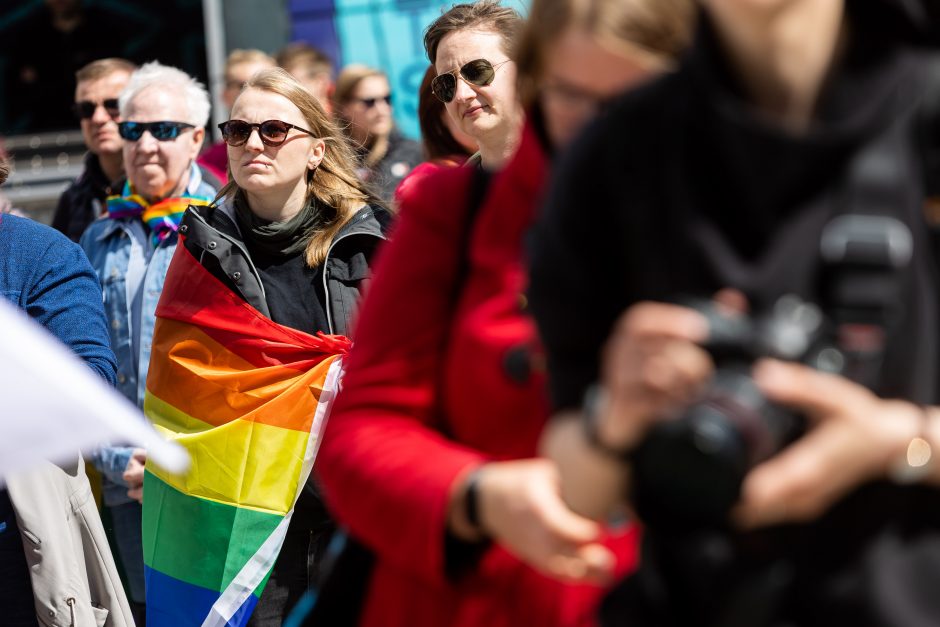 Diskusijos dėl partnerystės įteisinimo turi prasidėti, sako premjerė ir Seimo vadovė