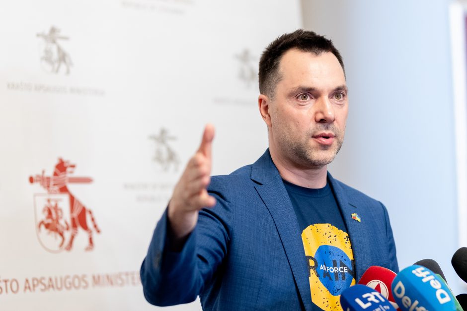 O. Arestovyčius: V. Putino planas buvo po Ukrainos užimti Baltijos šalis, Lenkiją