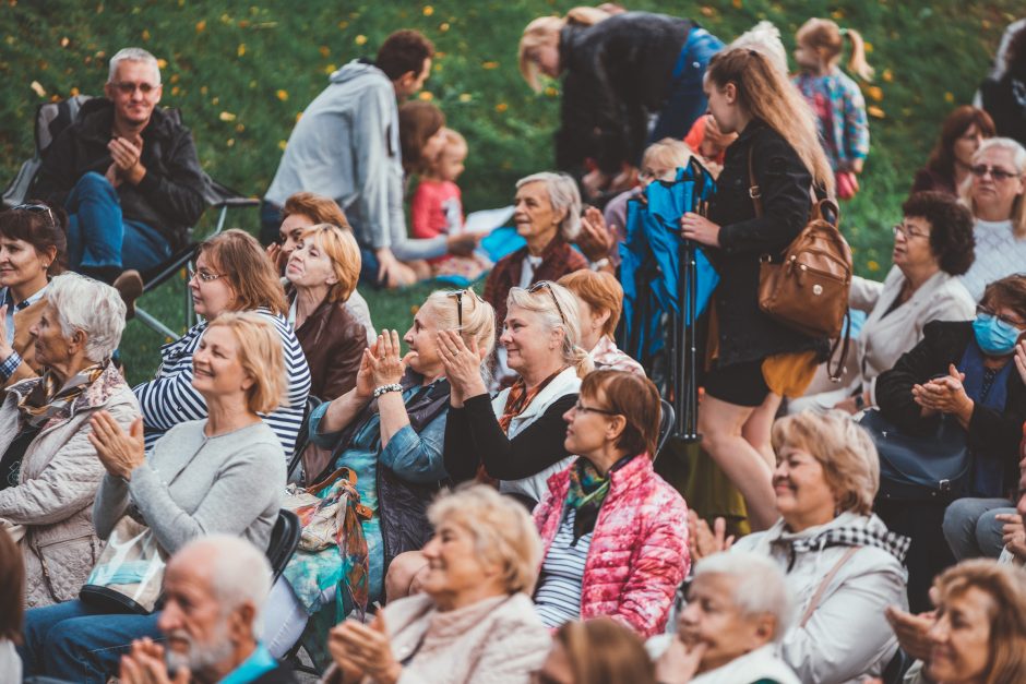 Parko muzika: Kauko laiptų terasoje skambėjo auksinės D. Dolskio dainos