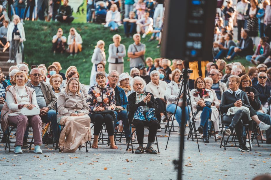 Parko muzika: Kauko laiptų terasoje skambėjo auksinės D. Dolskio dainos