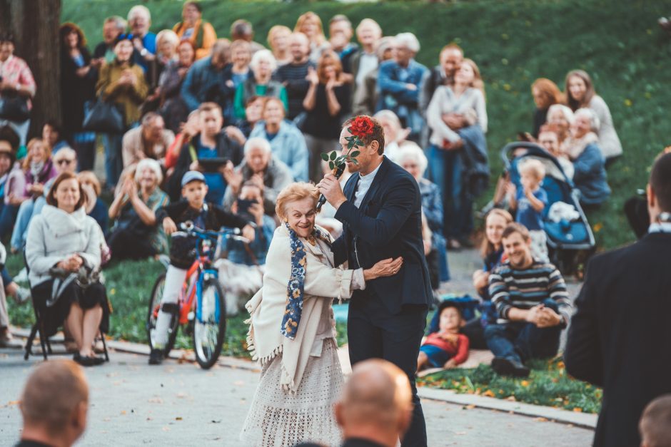 Parko muzika: Kauko laiptų terasoje skambėjo auksinės D. Dolskio dainos