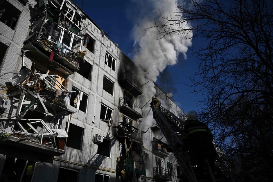 Žmogaus teisių gynėjai: Rusija kasetinėmis bombomis žudo civilius Ukrainoje