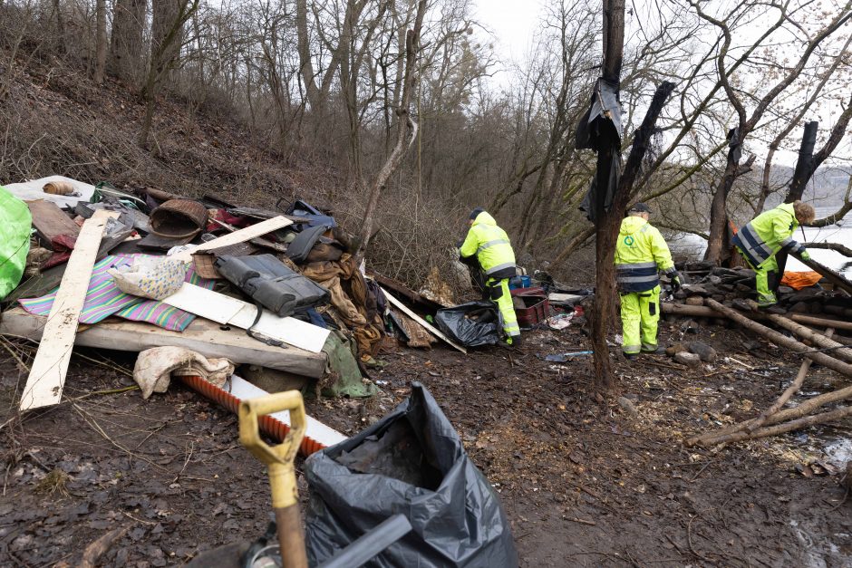 Nugriovė pensininko gūžtą: juk niekam ant sprando nesėdžiu, valgyti neprašau