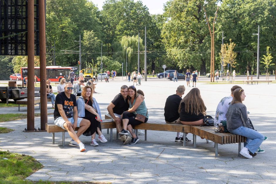 Prie Dariaus ir Girėno stadiono rikiuojasi pirmieji E. Sheerano gerbėjai