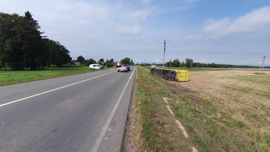 Po autobuso avarijos Šakių rajone – įtarimai vairuotojui