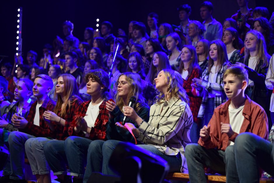 Lietuvos gimtadienį LSMU gimnazijos moksleiviai paminėjo muzikiniame ringe