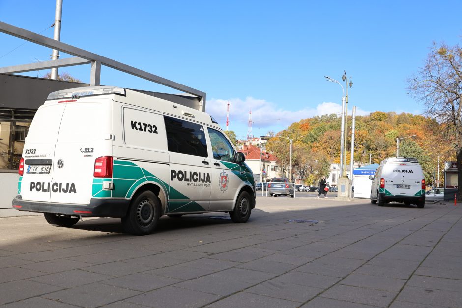 Mįslingų mirčių savaitė Kaune tęsiasi: leisgyvis vyras aptiktas požeminės perėjos moterų tualete