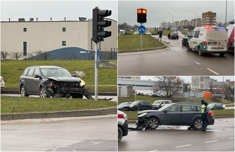 Penktadieninį eismą sutrikdė avarija Žemaičių plente