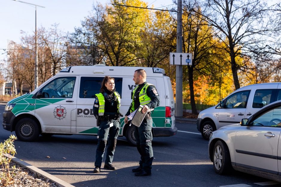 Kauno pareigūnas sukėlė avariją, nukentėjo žmogus