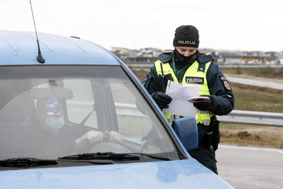 Klaipėdos apskrities patikros postuose patikrinta 6 tūkst. automobilių, surašyta 17 protokolų