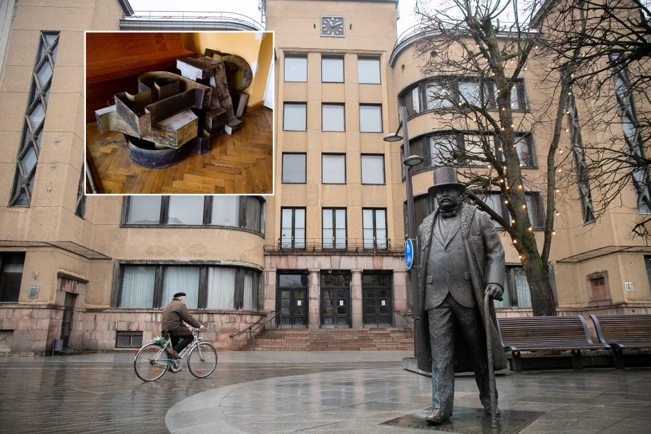 Dingusi Kauno centrinio pašto iškaba sukėlė pasipiktinimo audrą
