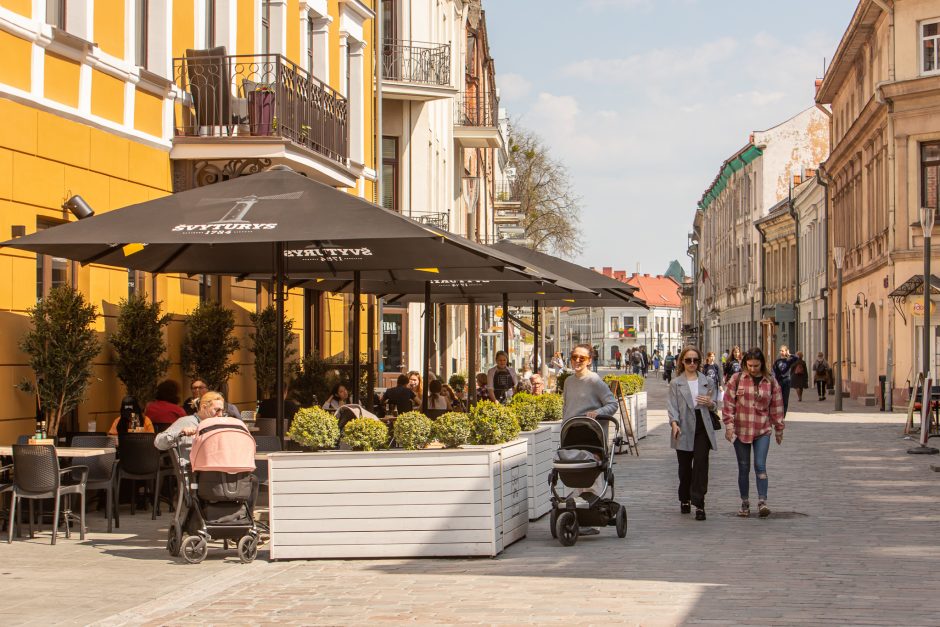 Kaune įsibėgėja lauko kavinių sezonas