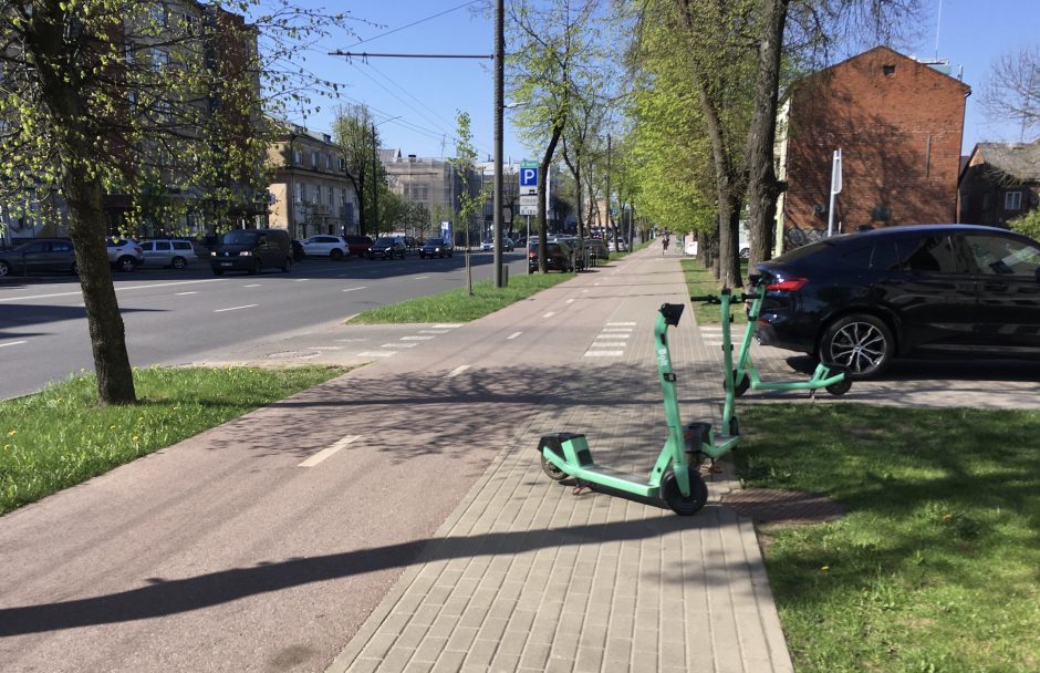 Nuomojami paspirtukai Kaune kuria chaosą