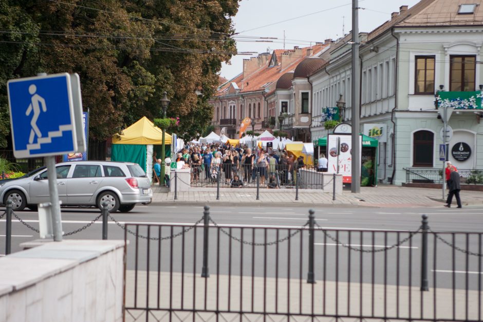 Senamiestyje pasklido rudens ir amatininkų gėrybės