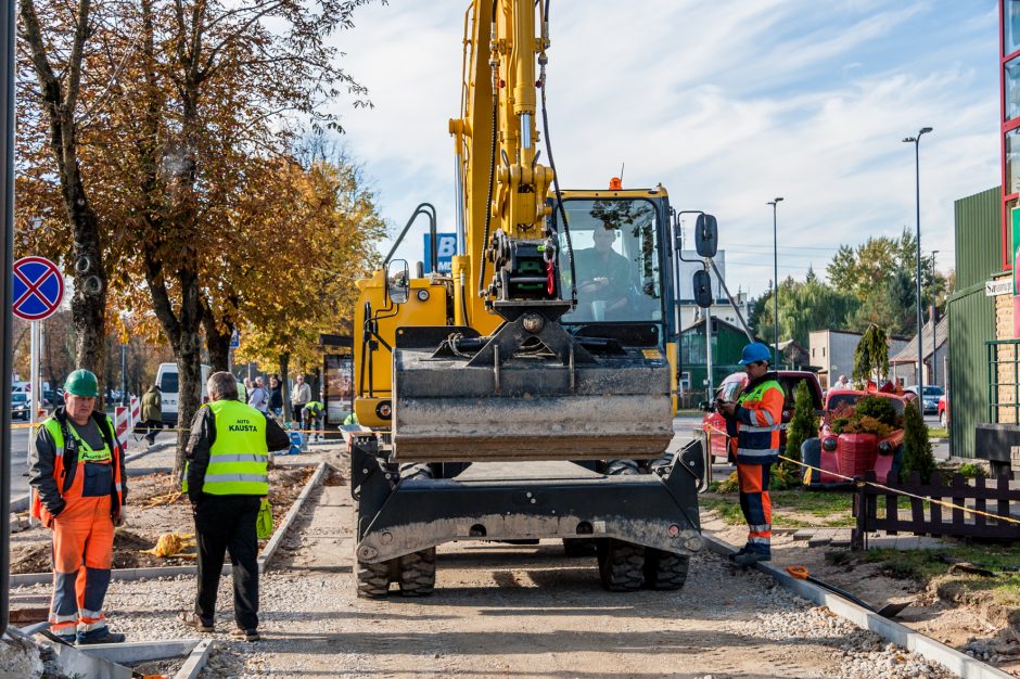 Kaune vieni darbai dar nebaigti, o jau braižomi nauji