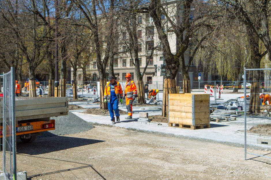 Verslas laukia alėjos rekonstrukcijos pabaigos: per dieną parduodame vos už 4 eurus