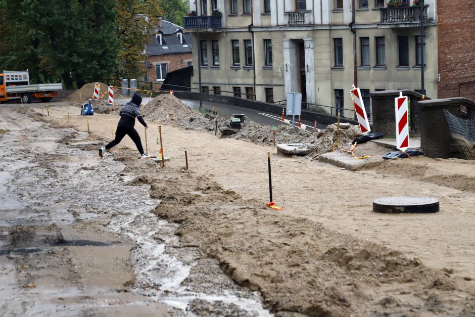 Kelionė namo rekonstruojama Žemaičių gatve – tik drąsiems