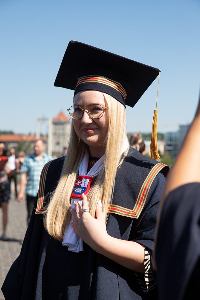 LSMU absolventams įteikti diplomai: išsipildžiusios svajonės ir pasaulinio lygio pripažinimas