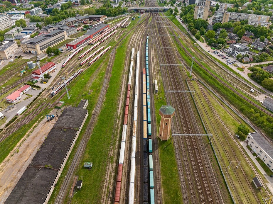 Primena: remonto darbams sostinėje uždaroma geležinkelio pervaža Pavilnyje