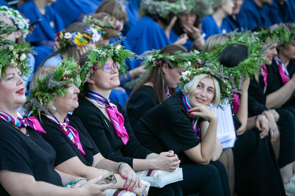 Šimtmečio Dainų šventės finalas: visa Lietuva kartu giedojo himną  