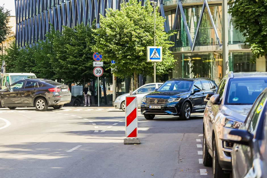 Netikėta kliūtis miesto centre kelia pavojų