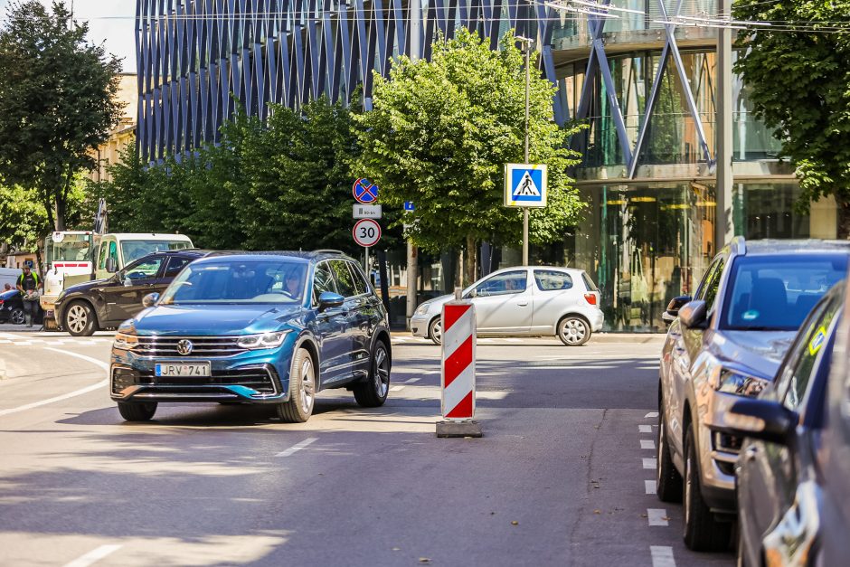 Netikėta kliūtis miesto centre kelia pavojų