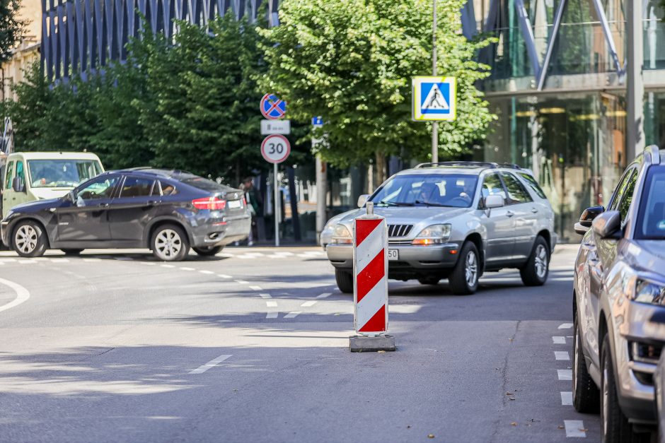 Netikėta kliūtis miesto centre kelia pavojų