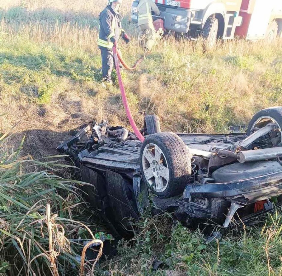 Tragedija Kėdainių rajone: po suknežintu automobiliu – jauno vyro kūnas