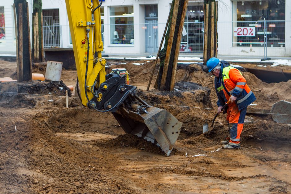 Laisvės alėjoje jau klojama nauja danga