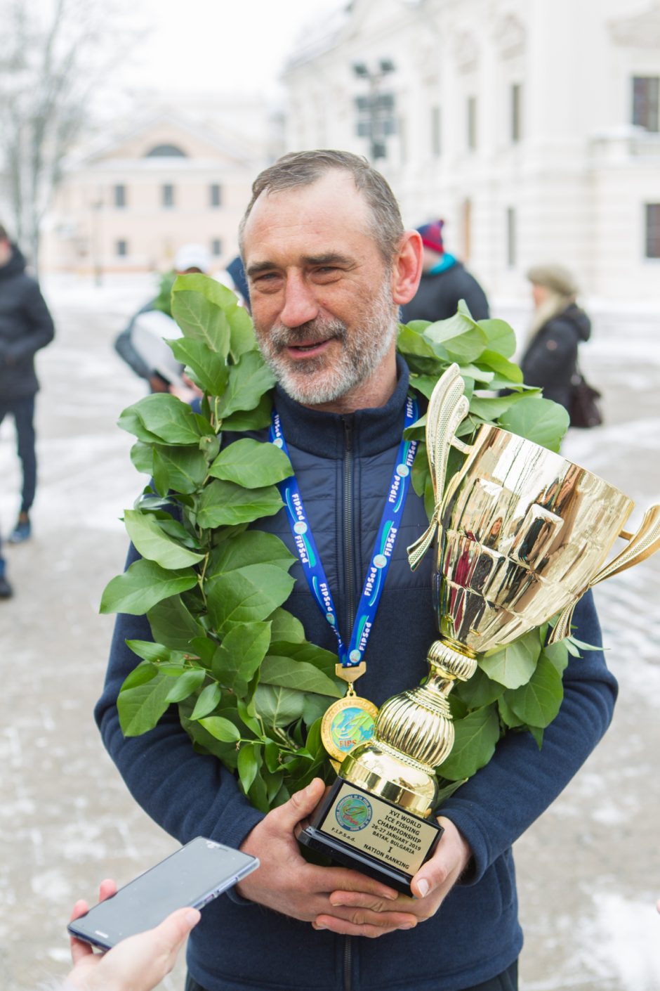 Rotušės aikštėje sutikti poledinės žūklės čempionai!