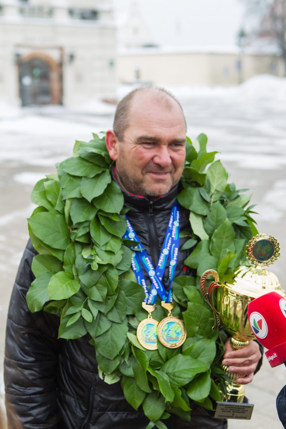 Rotušės aikštėje sutikti poledinės žūklės čempionai!