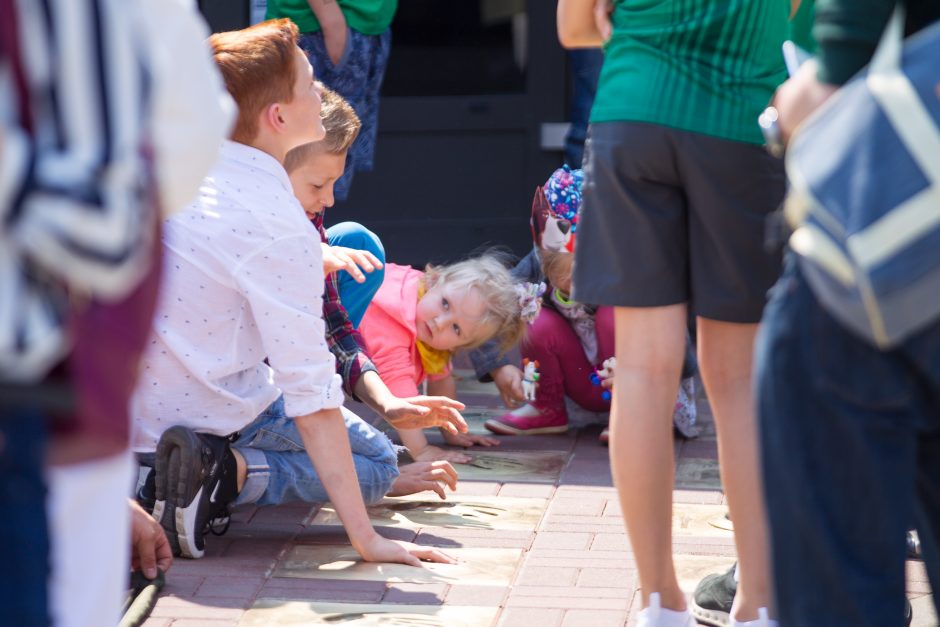 Žvaigždžių alėjoje atidengtas B. Davieso delno įspaudas