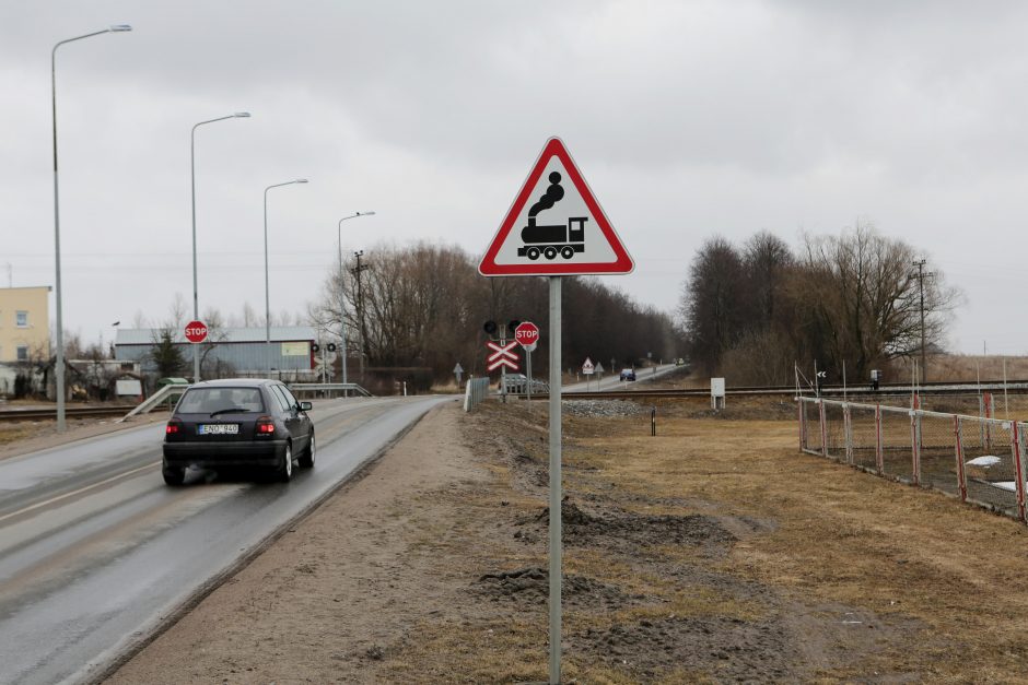 Rimkų ir Tilžės g. geležinkelio pervažos tąso vairuotojų nervus