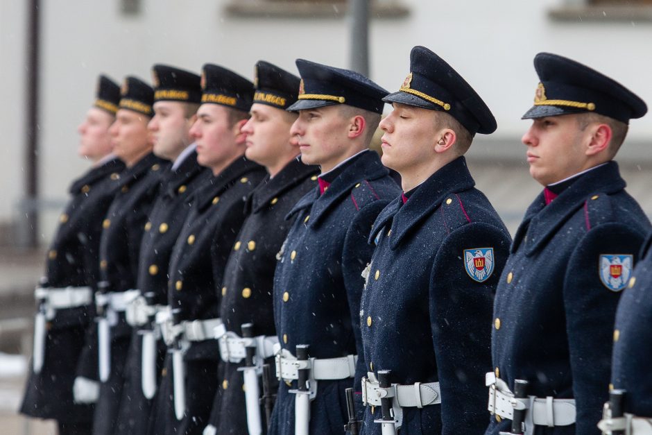 Minint Lietuvos vėliavos iškėlimo Gedimino pilies bokšte šimtmetį pagerbta trispalvė