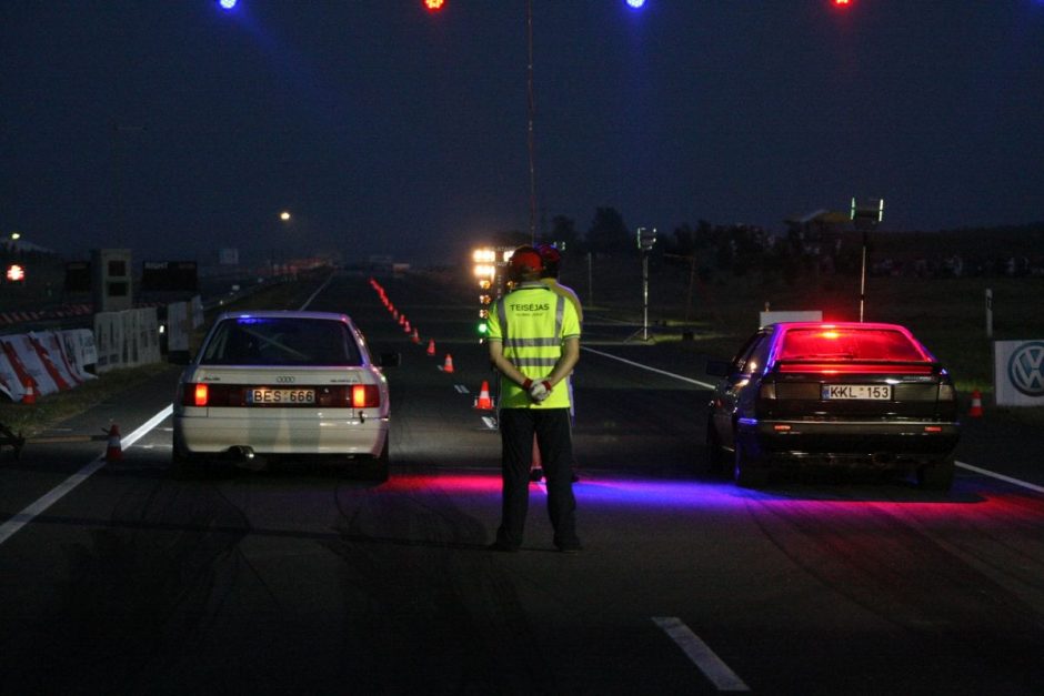 Žvilgsnis į 1000 km lenktynes iš teisėjų bokštelio