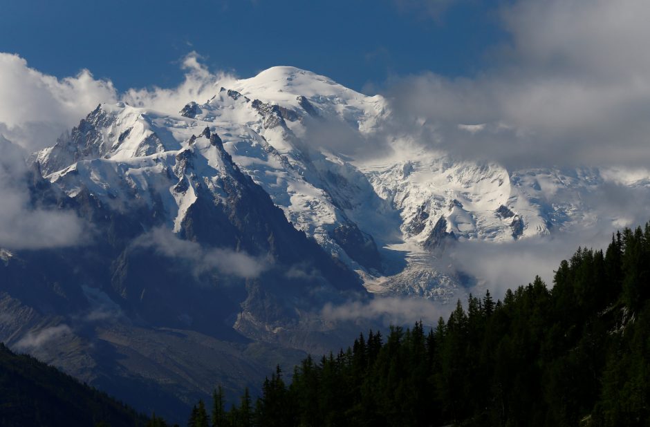 Ant Monblano dingusio japonų alpinisto paieškos nutrauktos